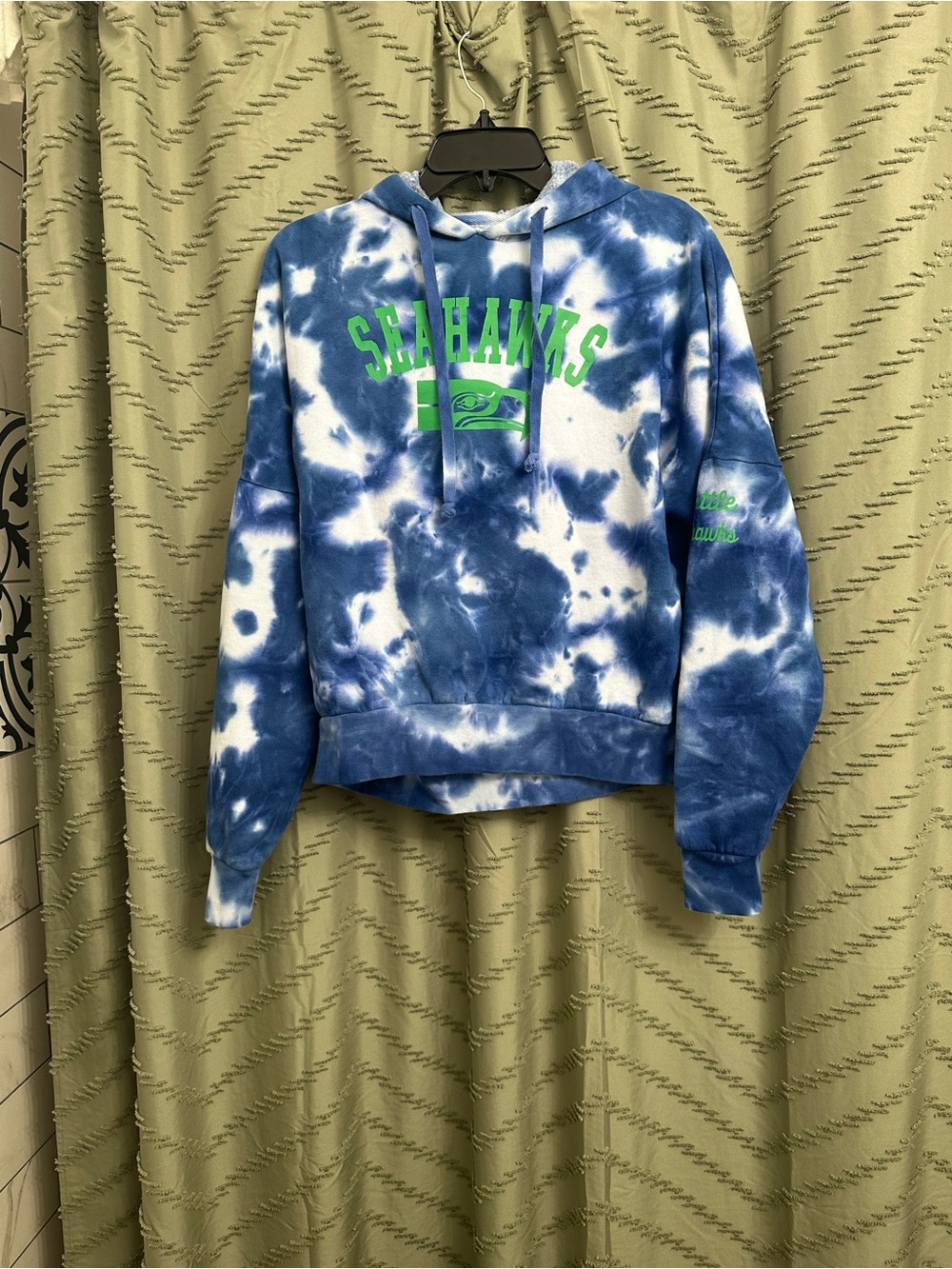 NFL Seattle Seahawks sweatshirt hoodie size S women 
NFL team apparel